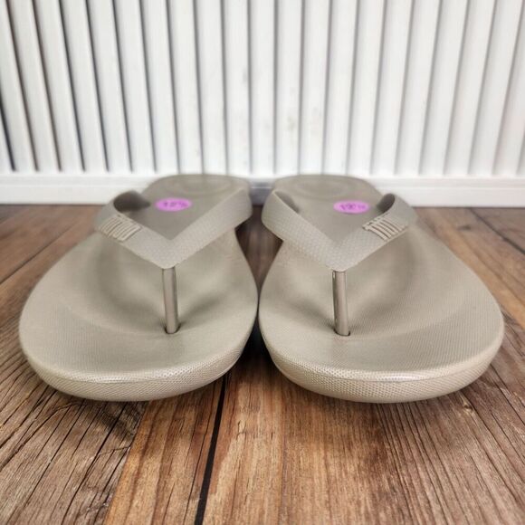 FitFlop IQushion Ergonomic Flip Flops Men 12.5 Grey Timberwolf Beach Sandals NEW main image 10